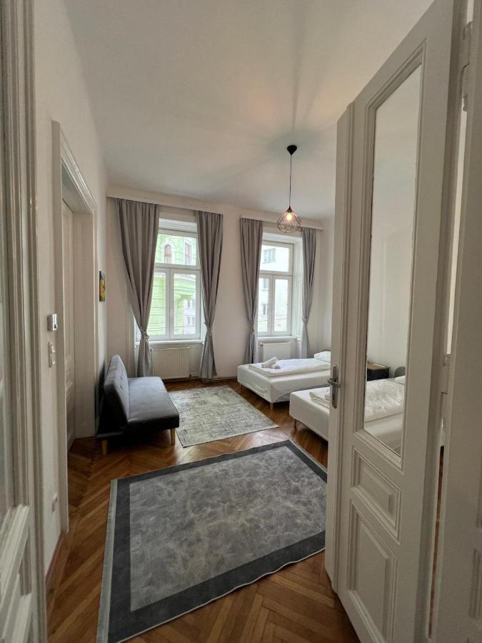Centrally-Located Authentic Apartment 维也纳 外观 照片