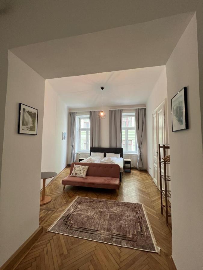 Centrally-Located Authentic Apartment 维也纳 外观 照片