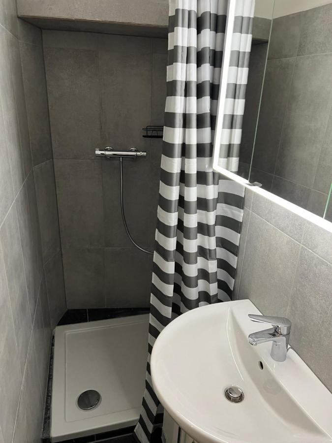 Centrally-Located Authentic Apartment 维也纳 外观 照片