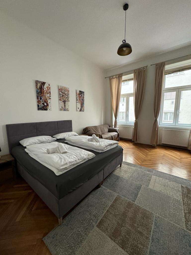 Centrally-Located Authentic Apartment 维也纳 外观 照片