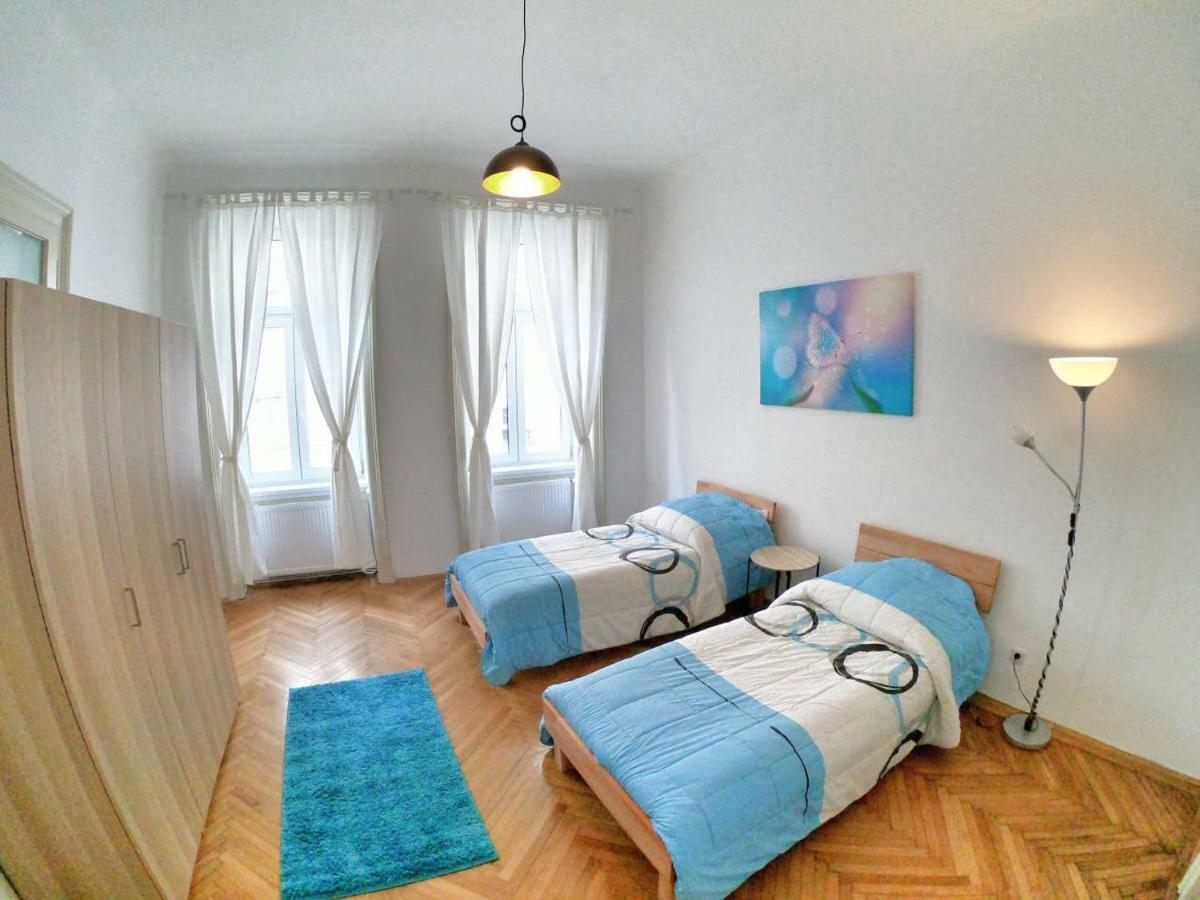 Centrally-Located Authentic Apartment 维也纳 外观 照片
